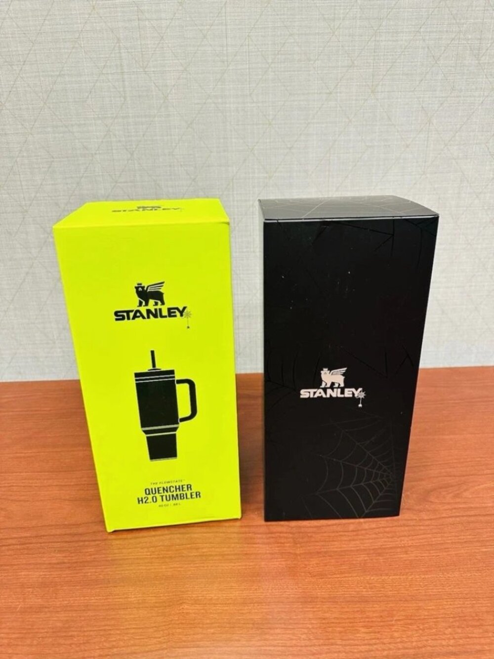 Stanley HALLOWEEN WEB GLOW H2.0 40oz Tumbler Limited Edition IN HAND!